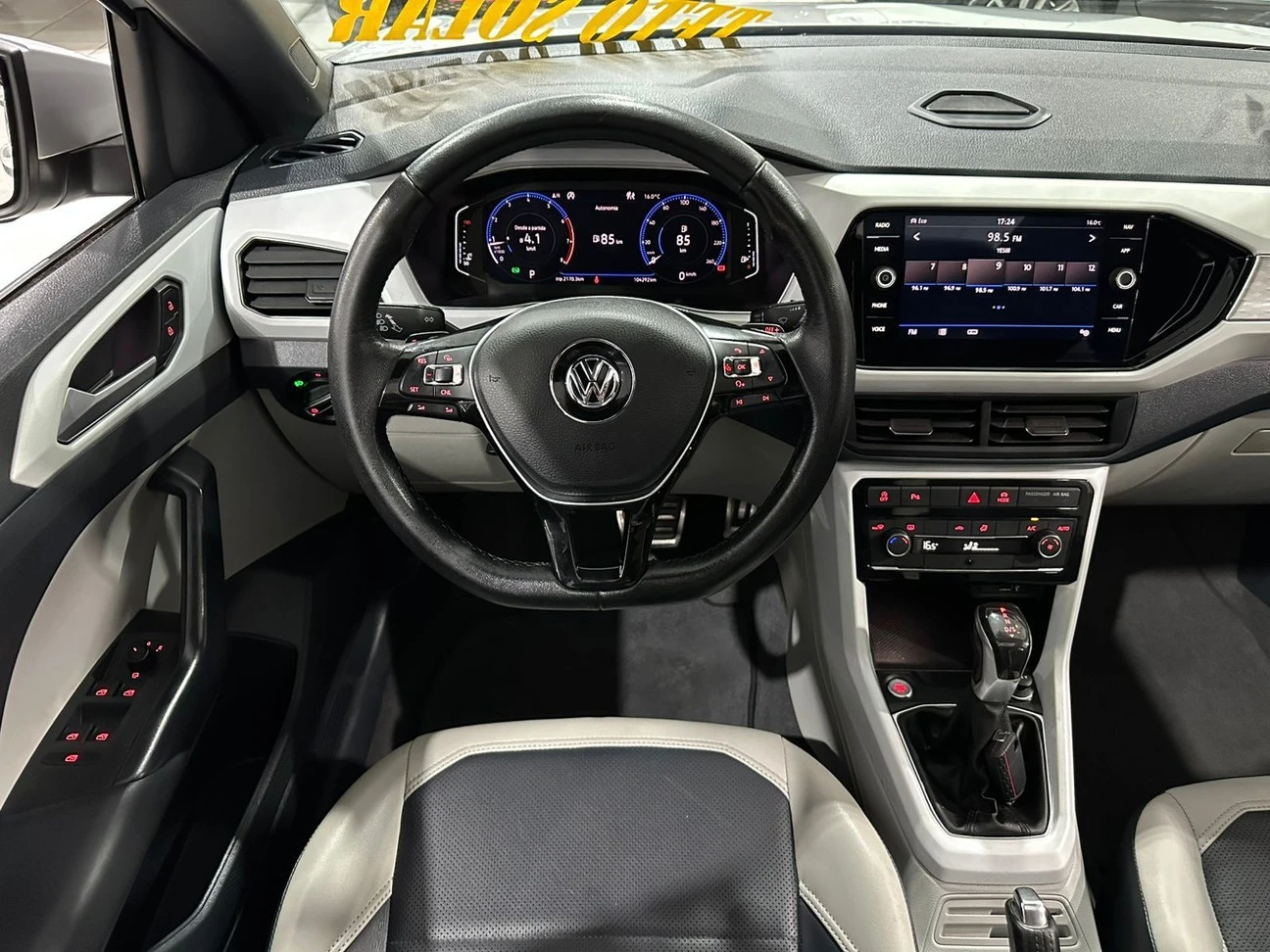 VOLKSWAGEN T-CROSS