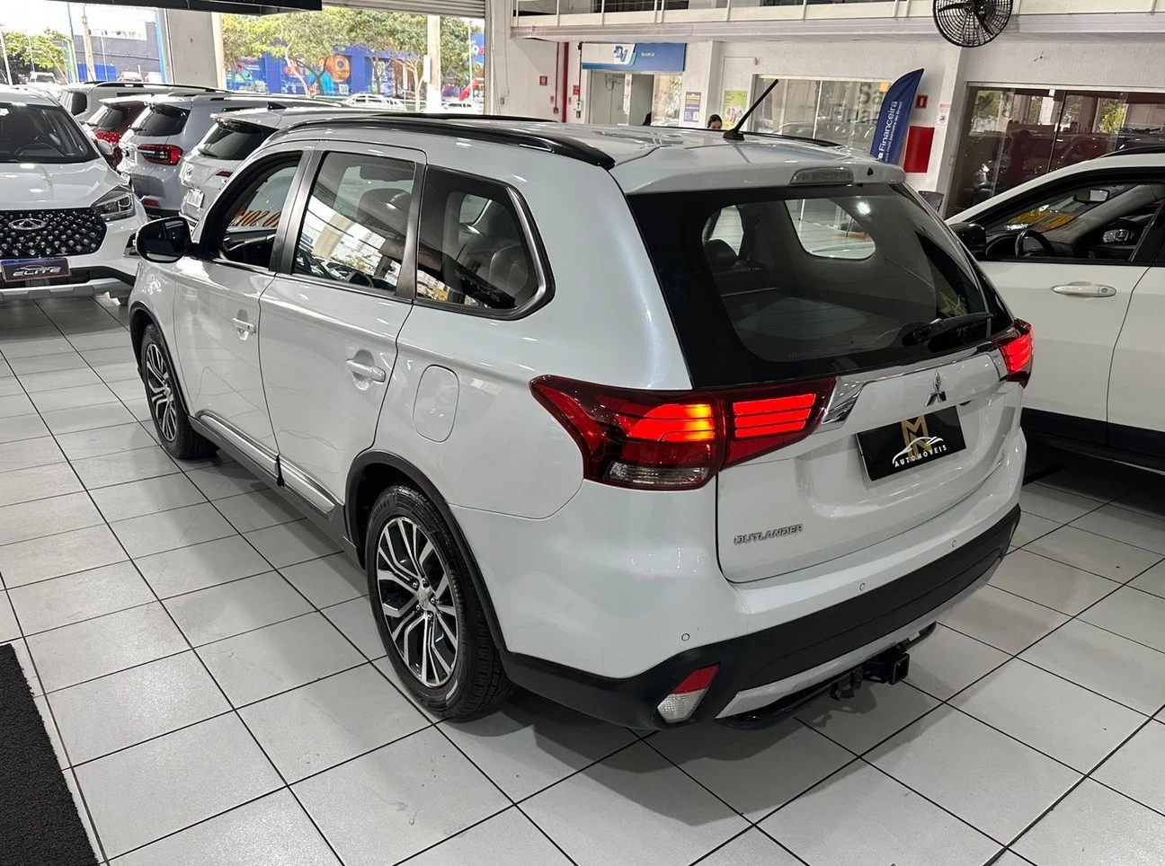 MITSUBISHI OUTLANDER