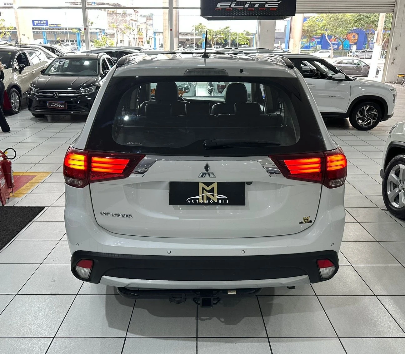 MITSUBISHI OUTLANDER