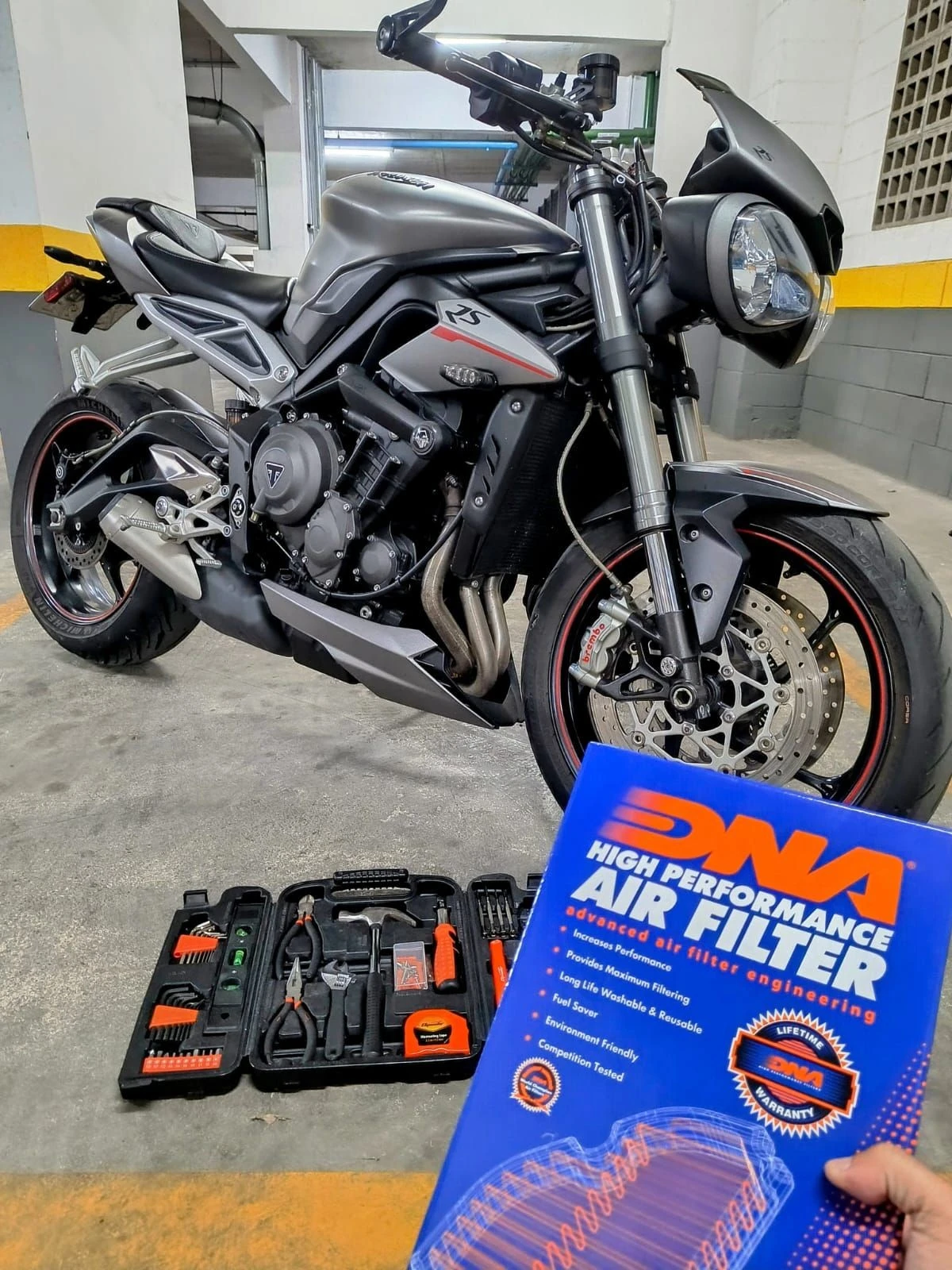 TRIUMPH STREET TRIPLE 765 RS