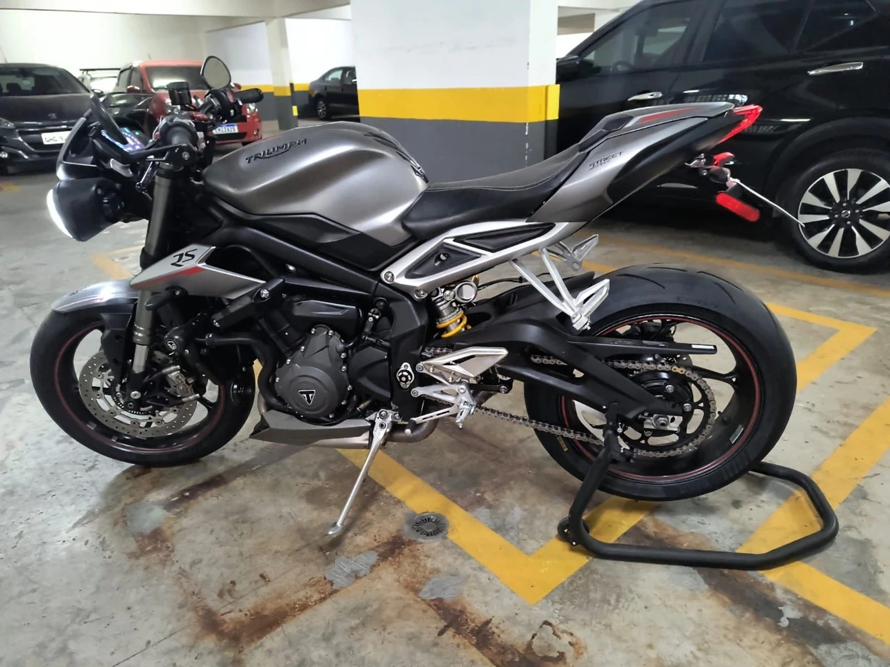 TRIUMPH STREET TRIPLE 765 RS