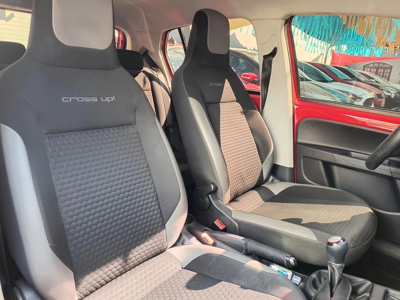 VOLKSWAGEN UP