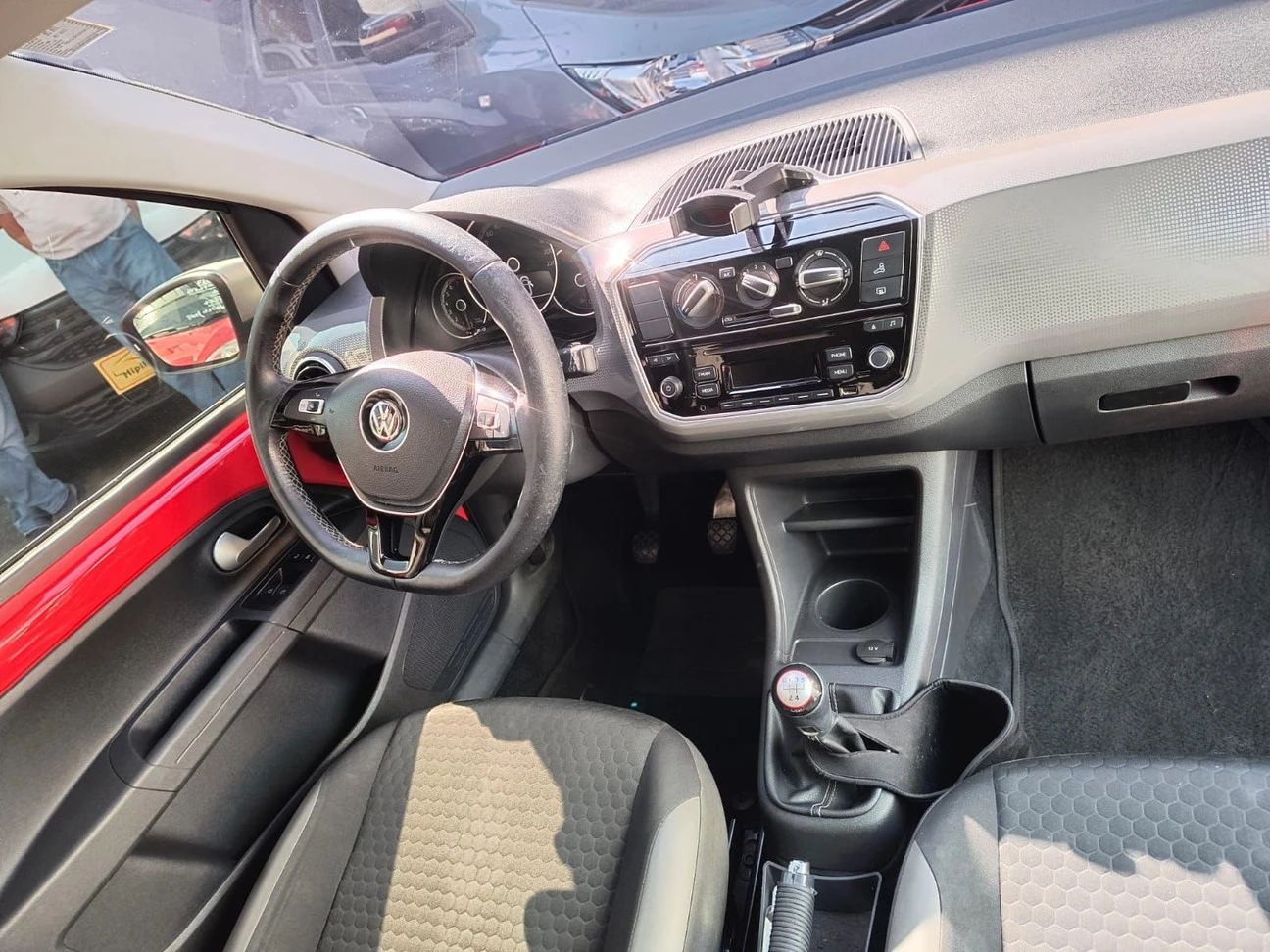 VOLKSWAGEN UP