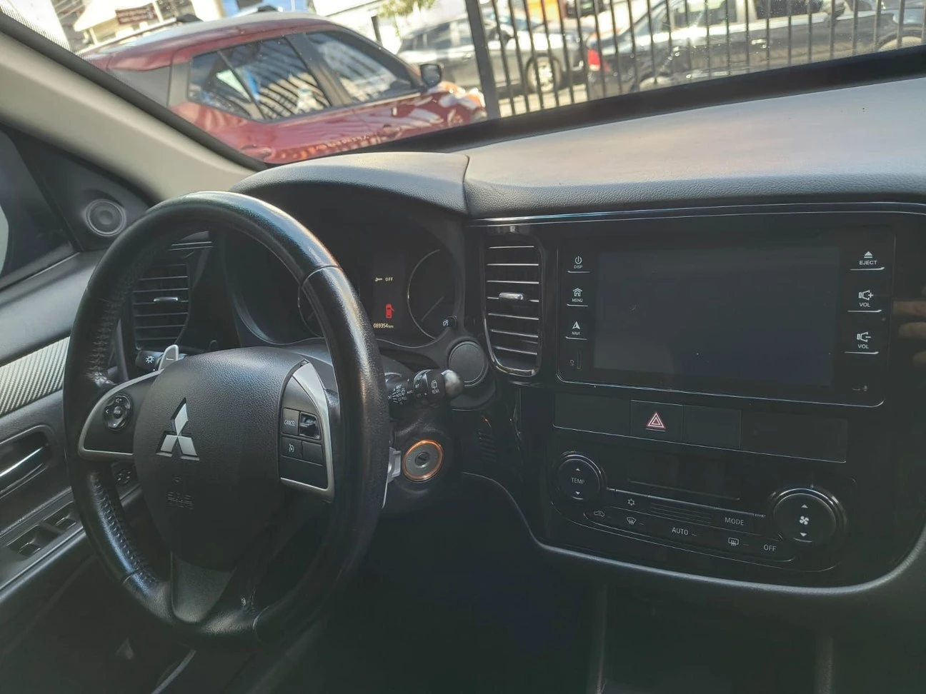 MITSUBISHI OUTLANDER