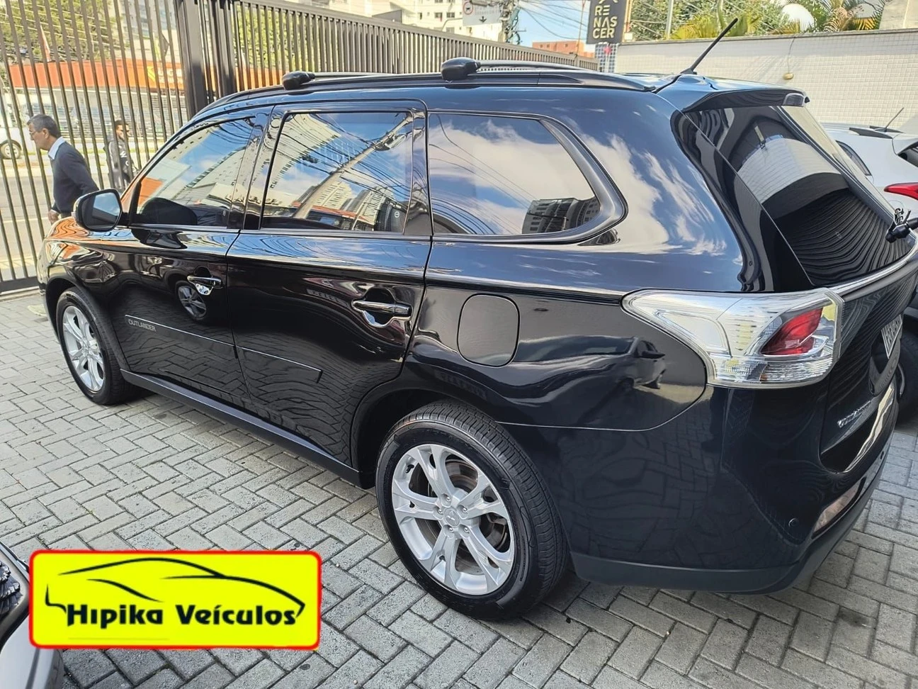 MITSUBISHI OUTLANDER