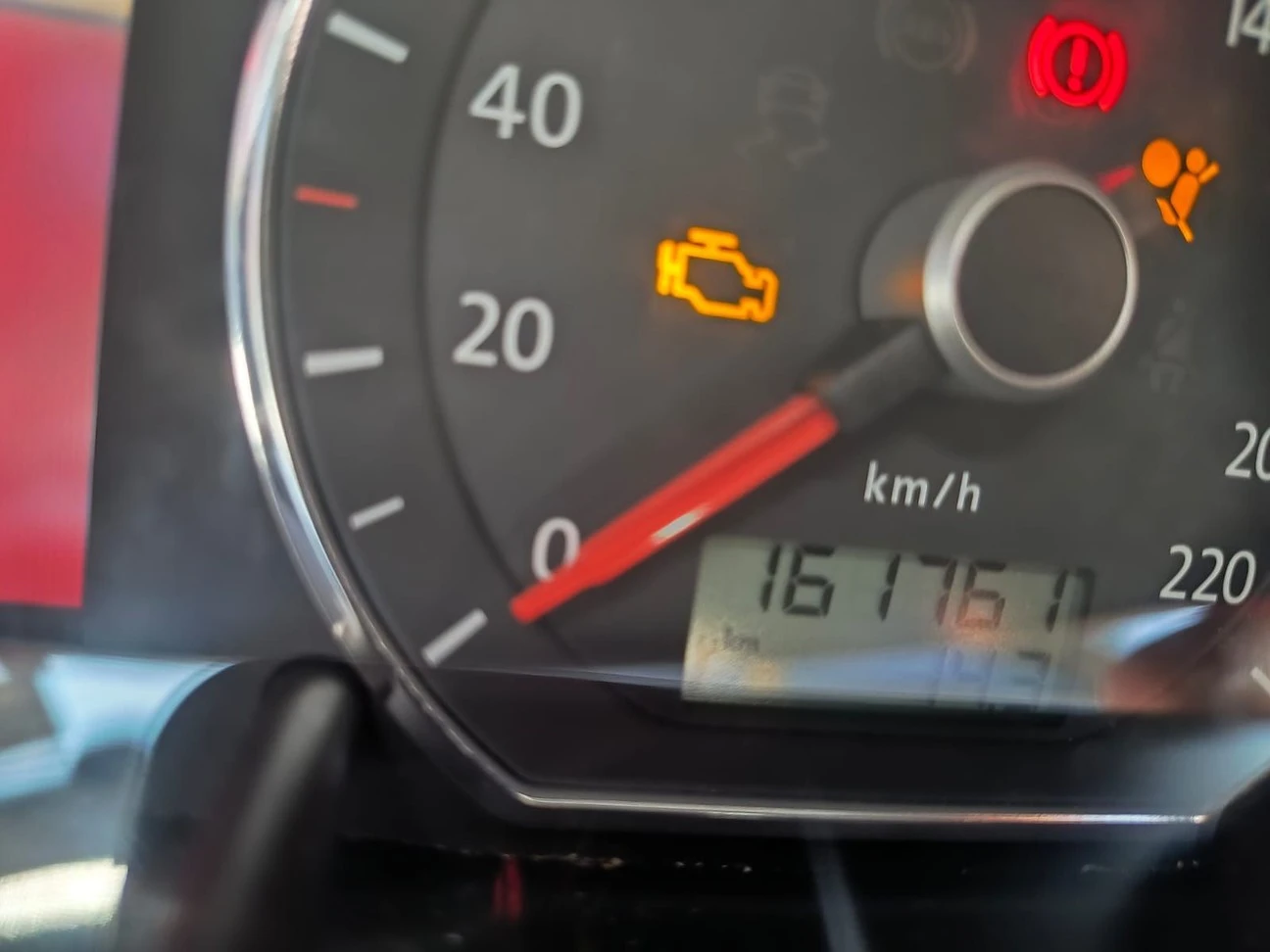 VOLKSWAGEN POLO SEDAN