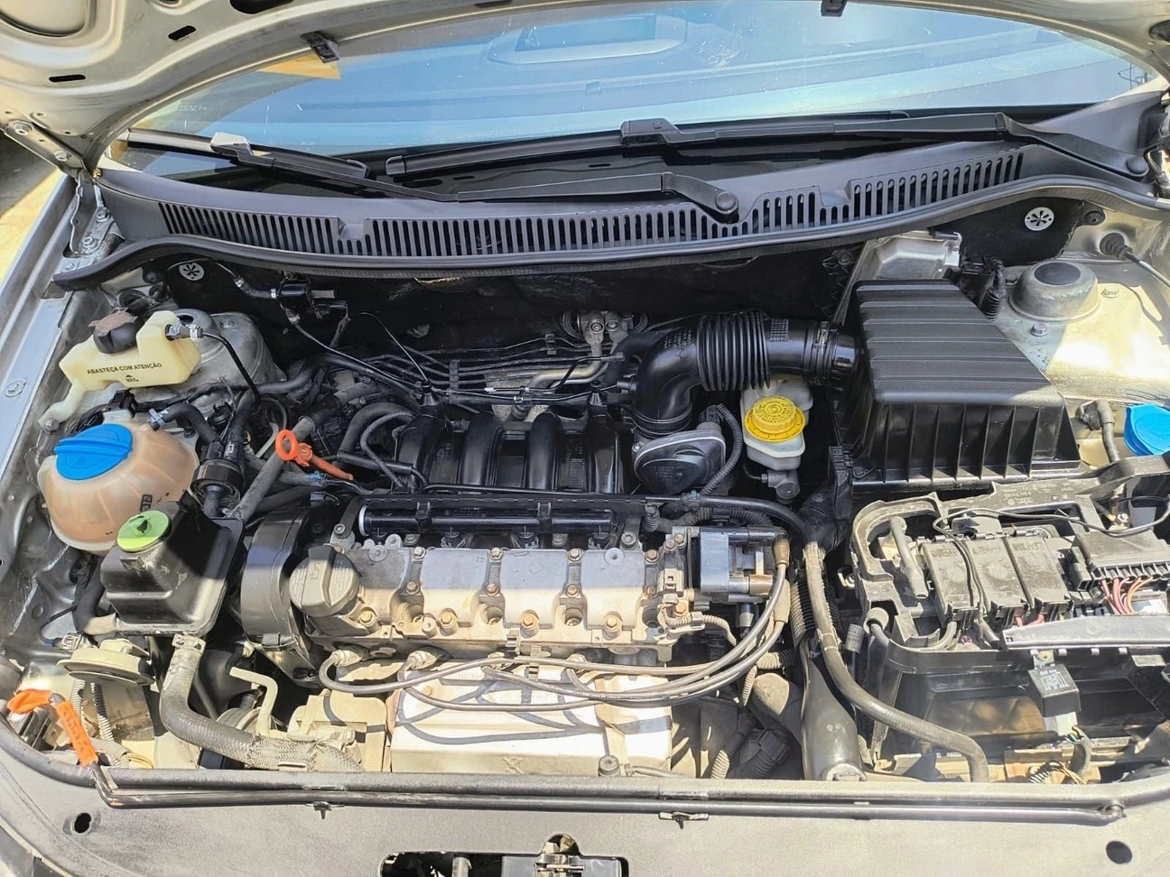 VOLKSWAGEN POLO SEDAN