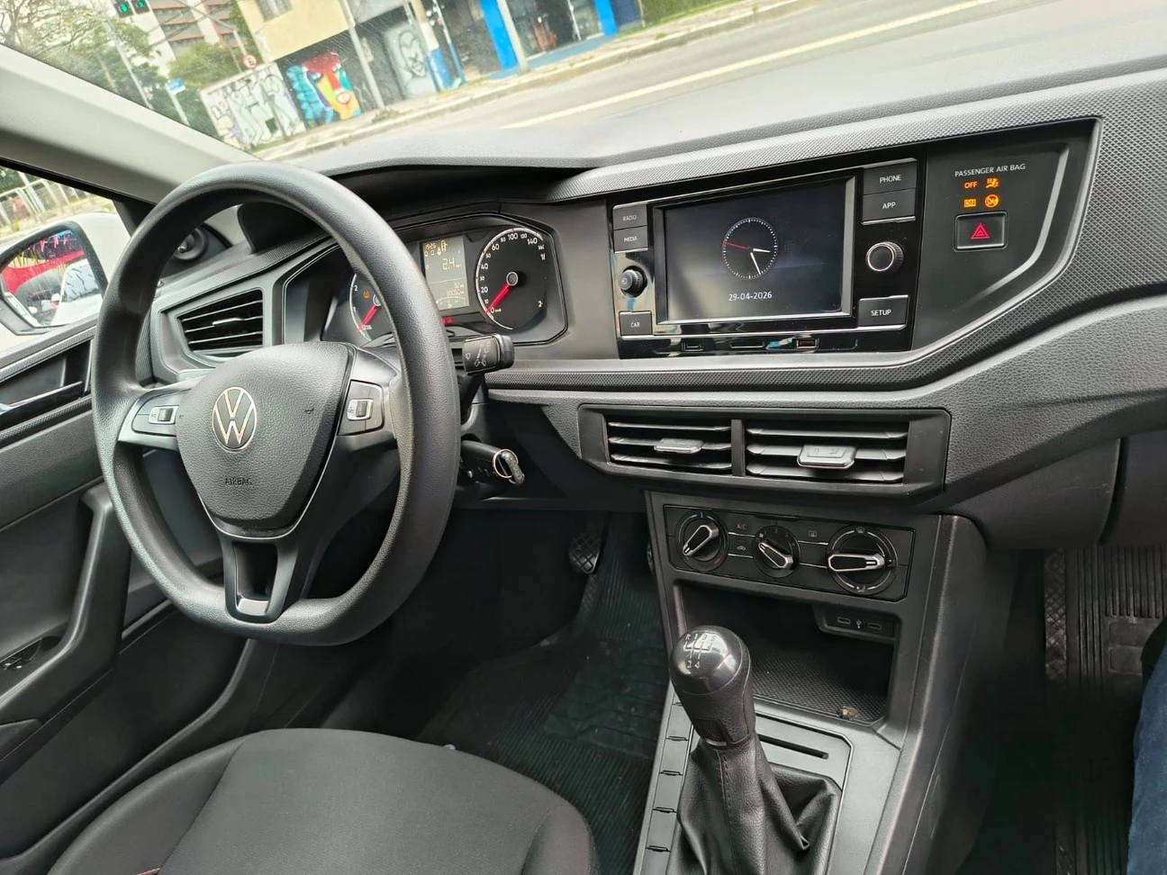 VOLKSWAGEN POLO