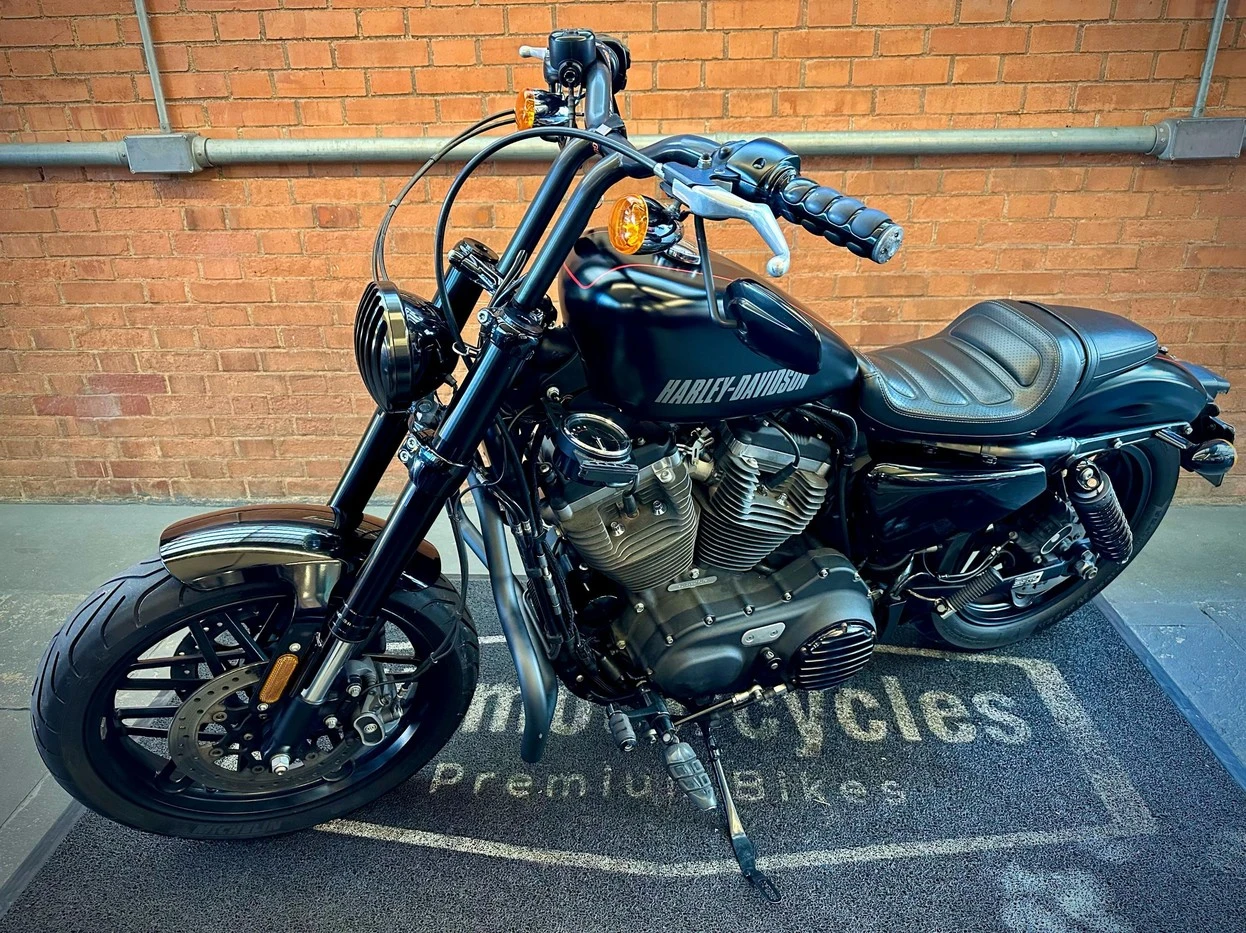 HARLEY-DAVIDSON SPORTSTER ROADSTER