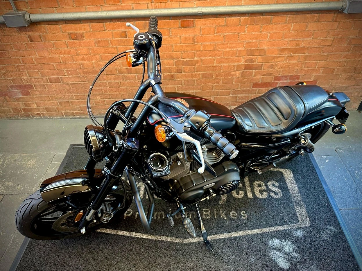 HARLEY-DAVIDSON SPORTSTER ROADSTER