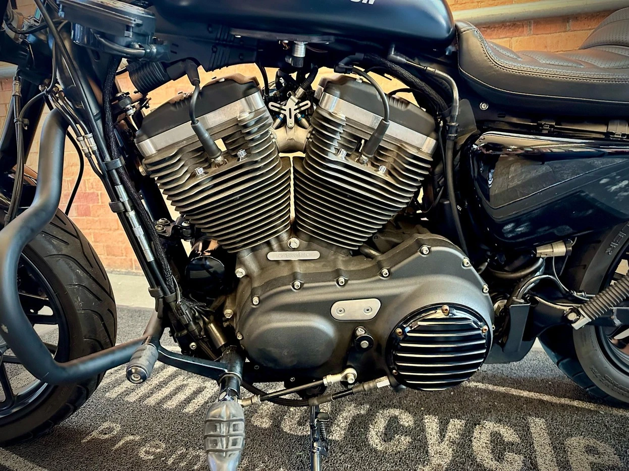HARLEY-DAVIDSON SPORTSTER ROADSTER