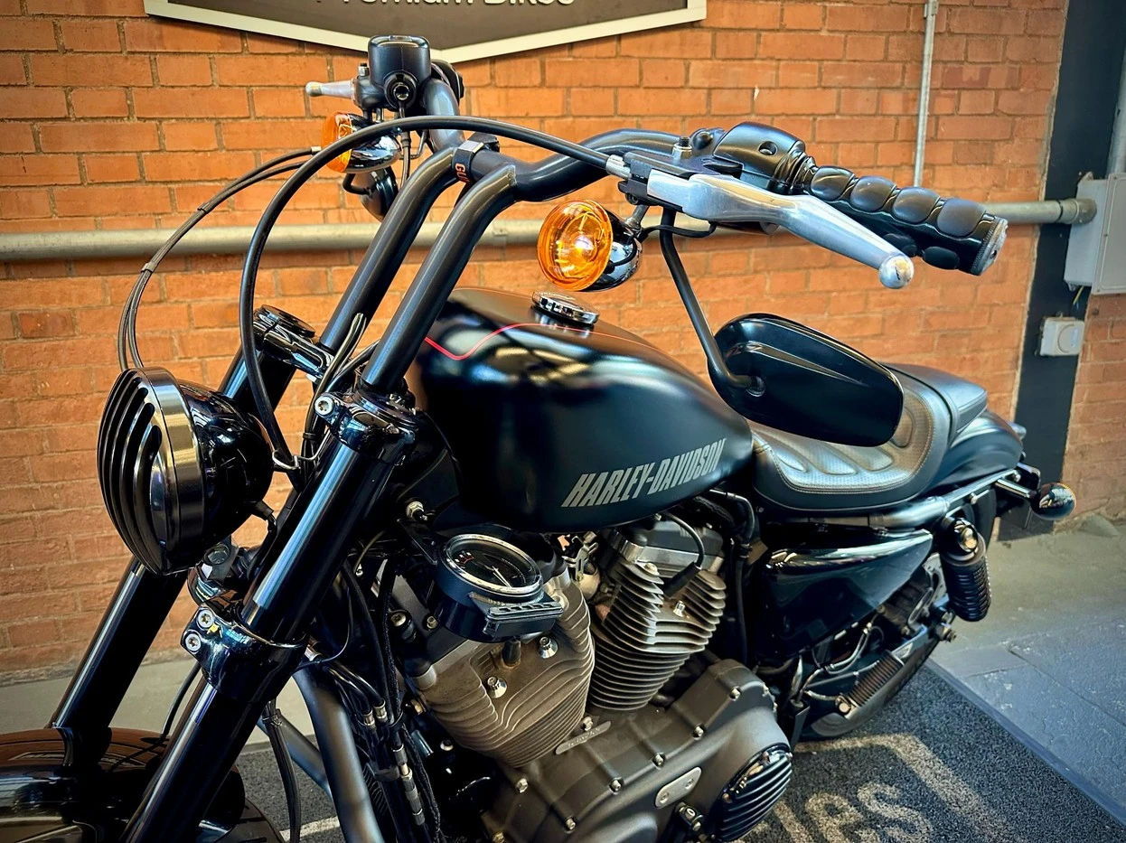 HARLEY-DAVIDSON SPORTSTER ROADSTER