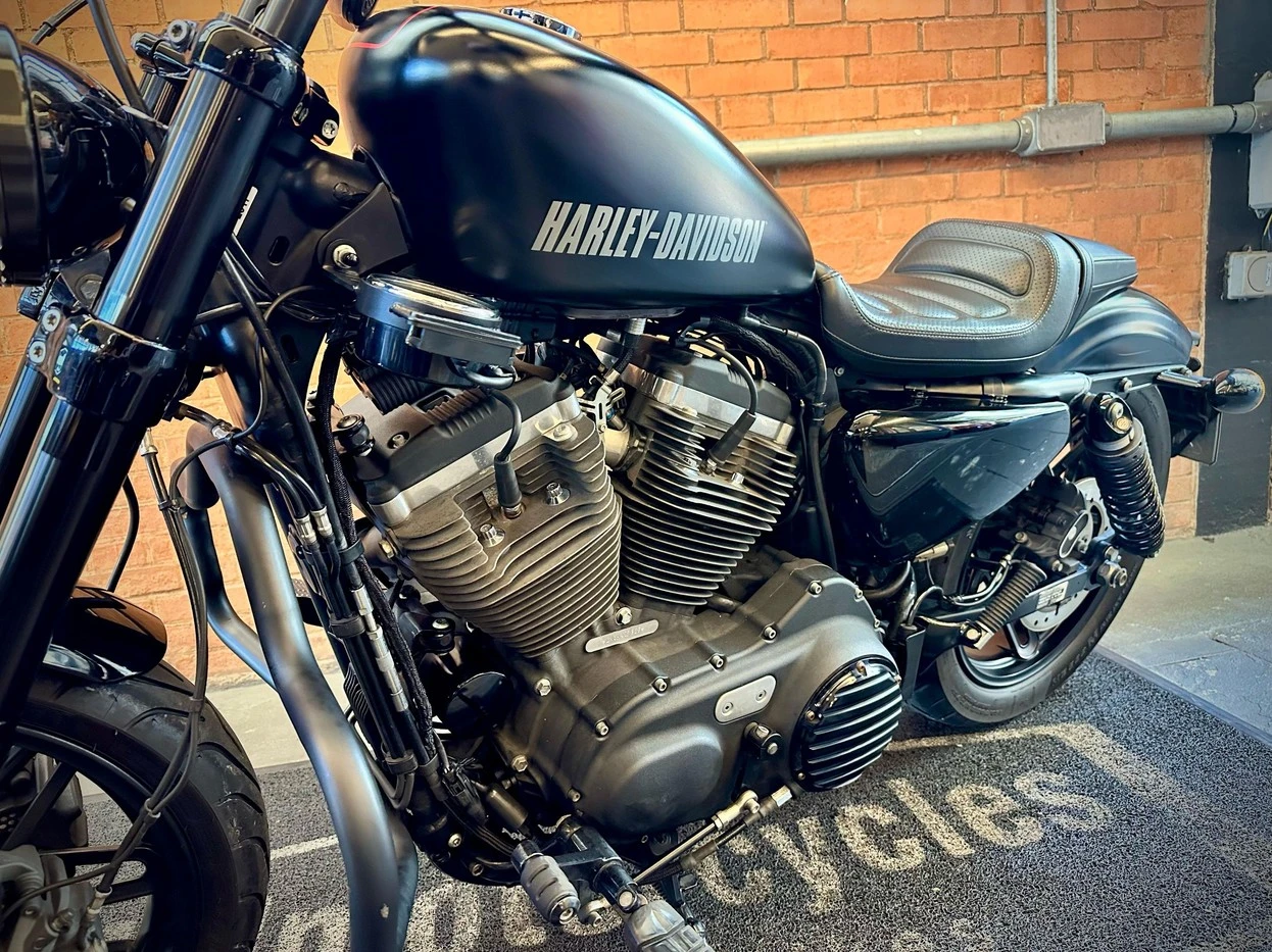 HARLEY-DAVIDSON SPORTSTER ROADSTER