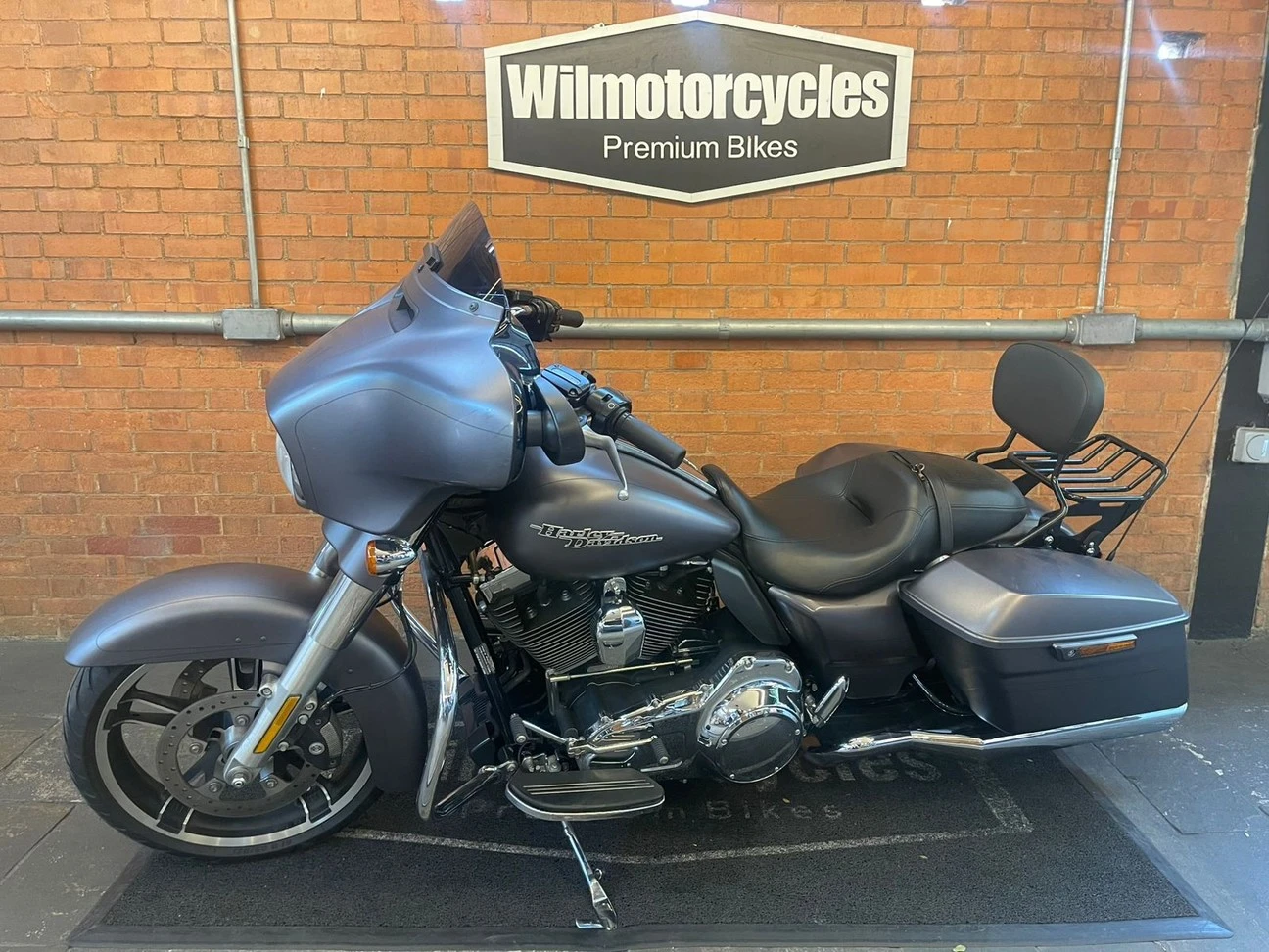 HARLEY-DAVIDSON STREET GLIDE SPECIAL