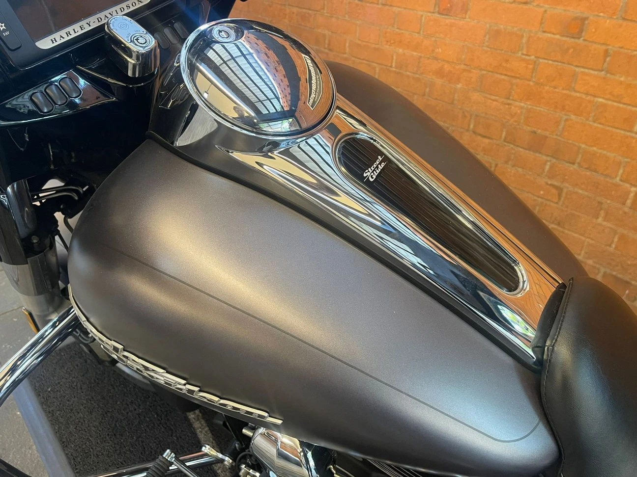 HARLEY-DAVIDSON STREET GLIDE SPECIAL
