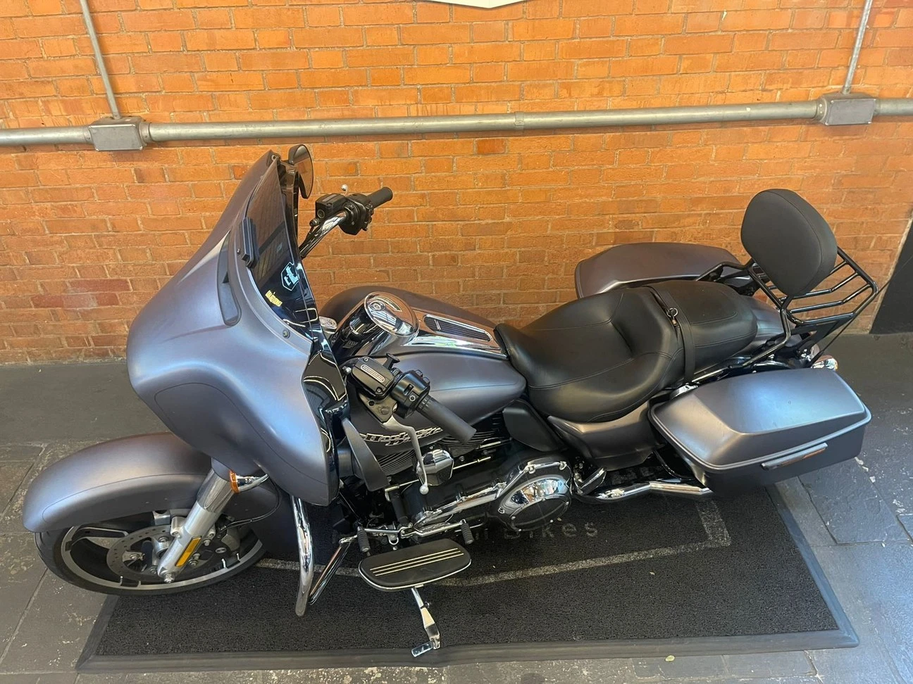 HARLEY-DAVIDSON STREET GLIDE SPECIAL
