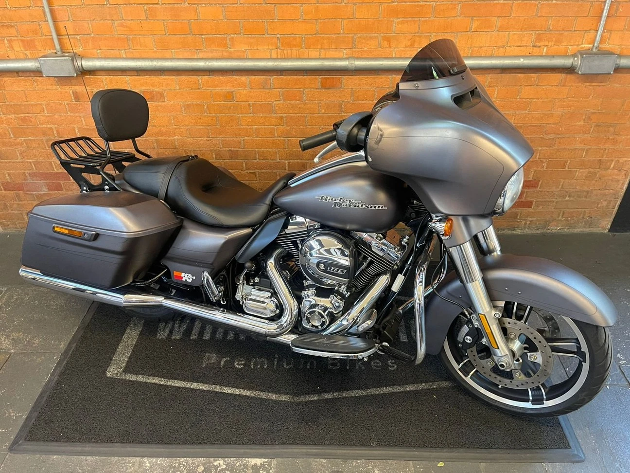 HARLEY-DAVIDSON STREET GLIDE SPECIAL