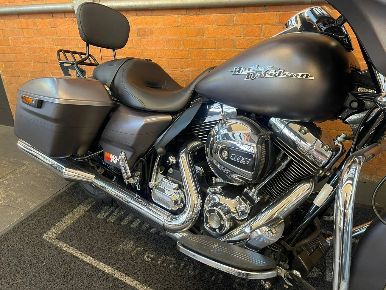 HARLEY-DAVIDSON STREET GLIDE SPECIAL