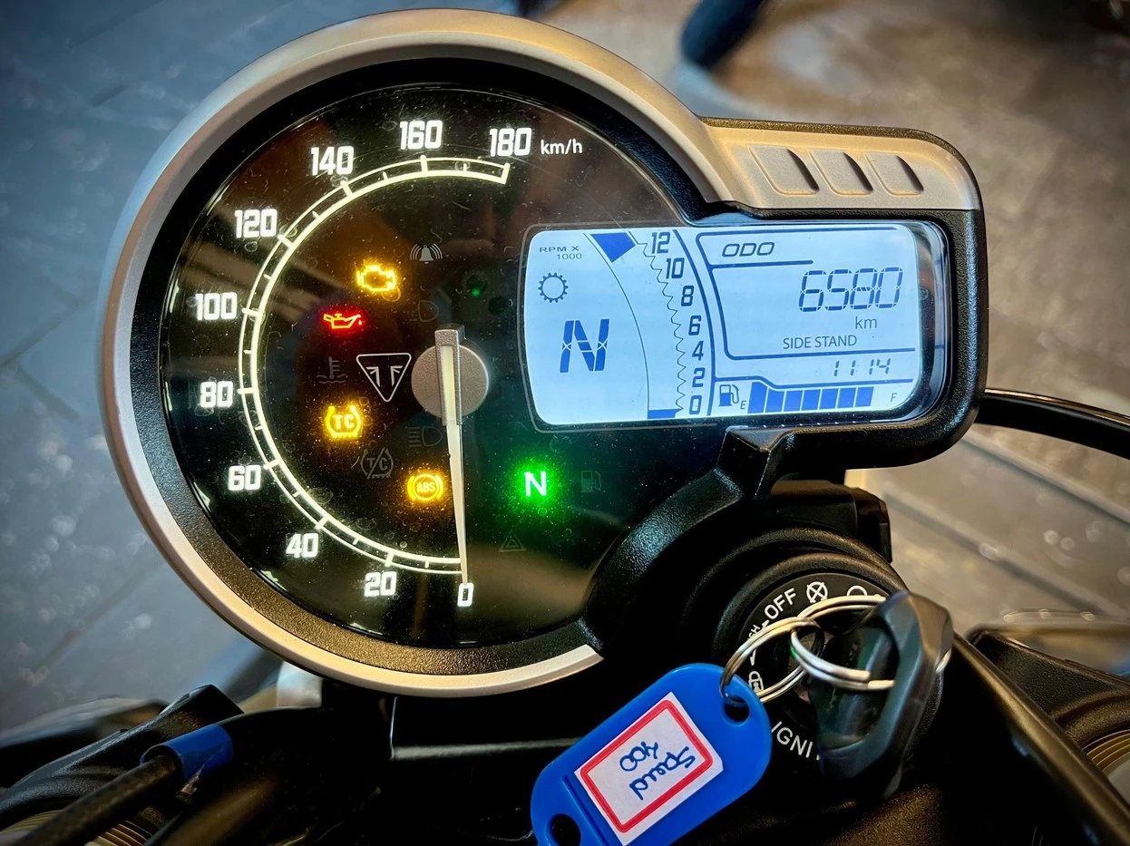 TRIUMPH SPEED 400