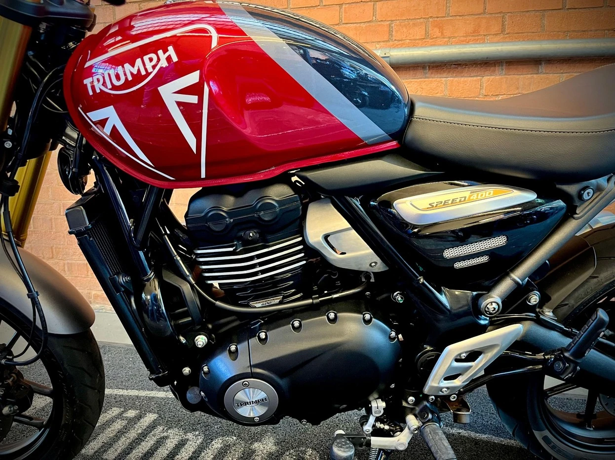 TRIUMPH SPEED 400