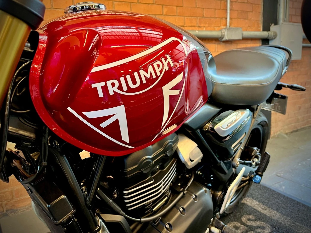 TRIUMPH SPEED 400