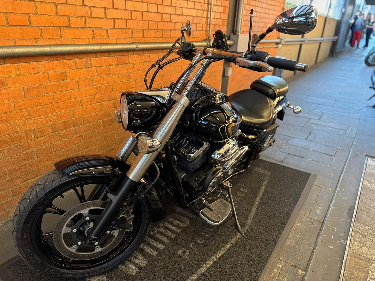 YAMAHA XVS 950A MIDNIGHT STAR