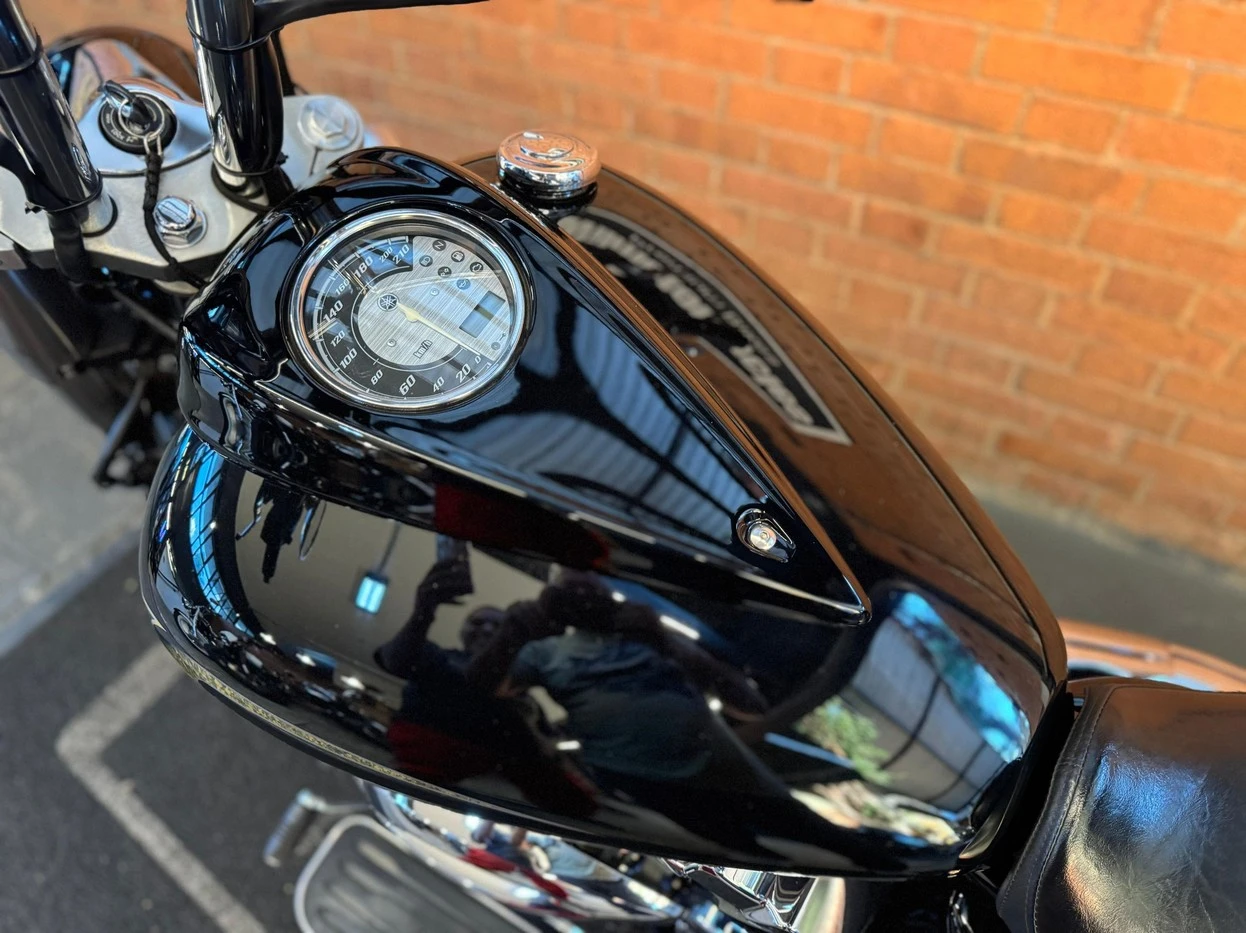 YAMAHA XVS 950A MIDNIGHT STAR