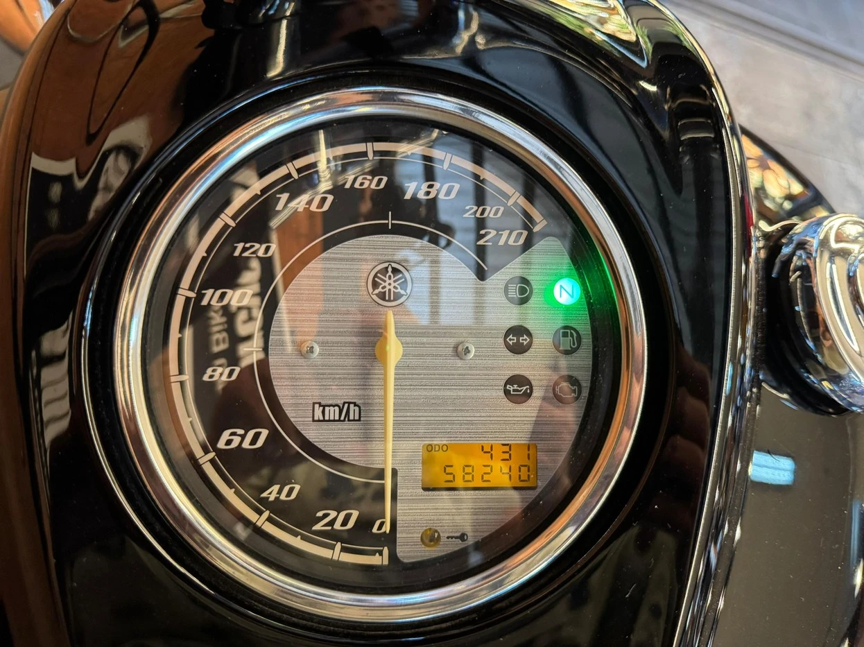 YAMAHA XVS 950A MIDNIGHT STAR