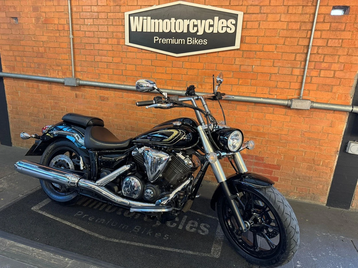 YAMAHA XVS 950A MIDNIGHT STAR