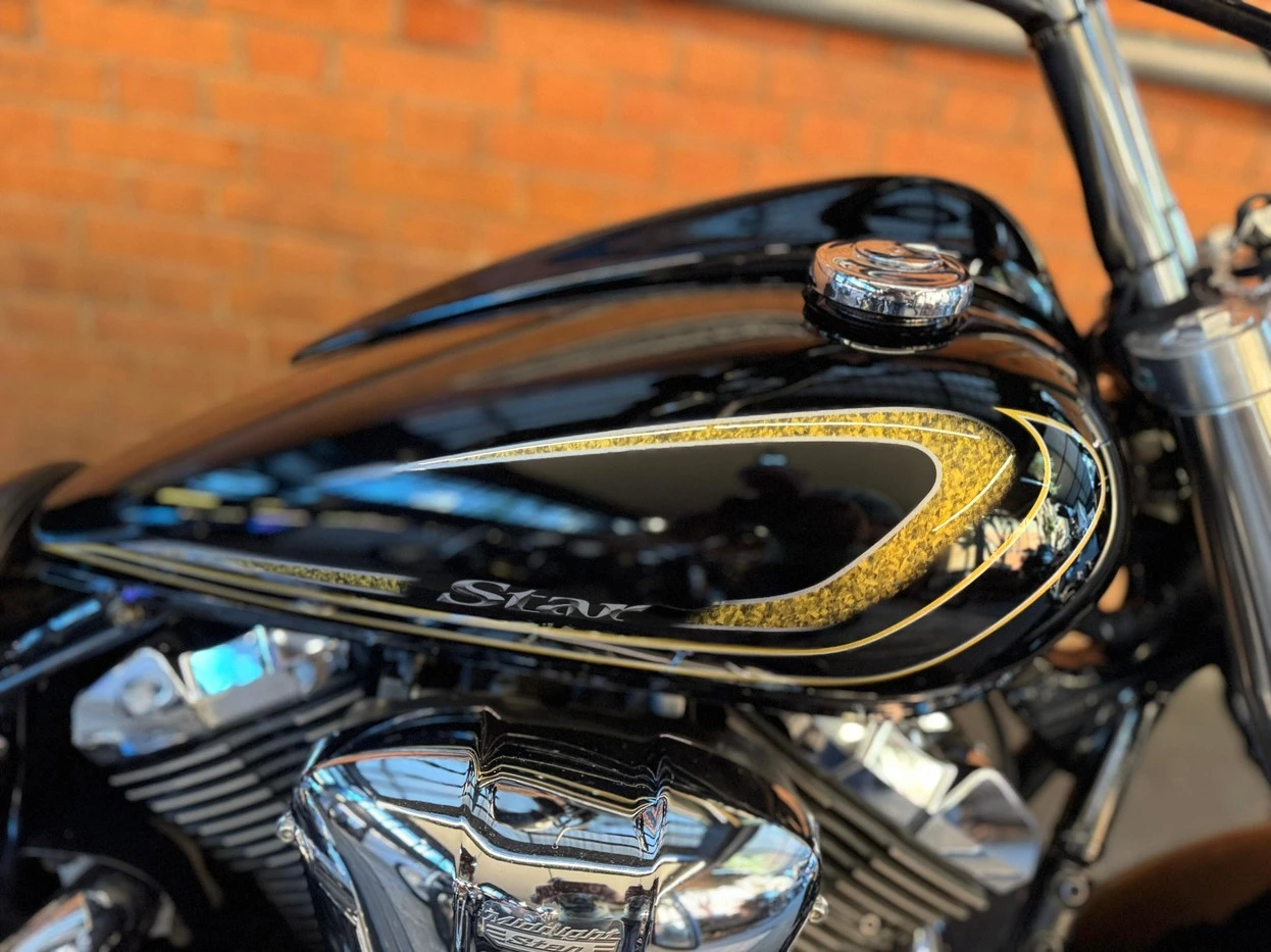 YAMAHA XVS 950A MIDNIGHT STAR