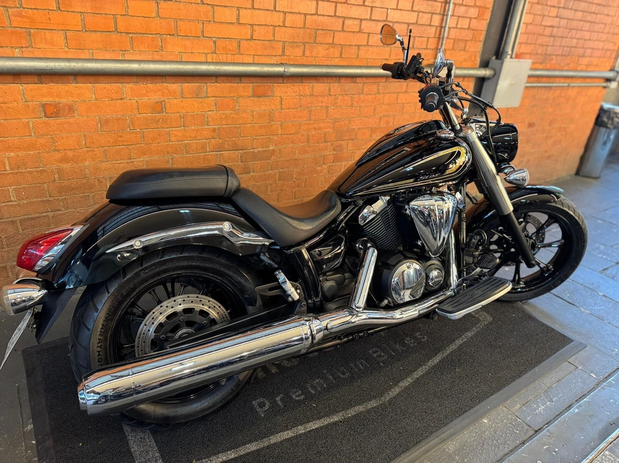 YAMAHA XVS 950A MIDNIGHT STAR