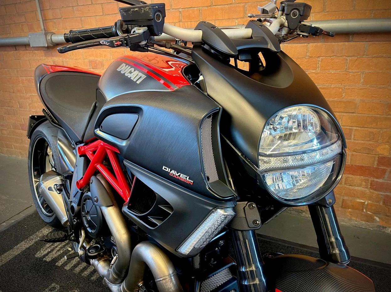 DUCATI DIAVEL CARBON