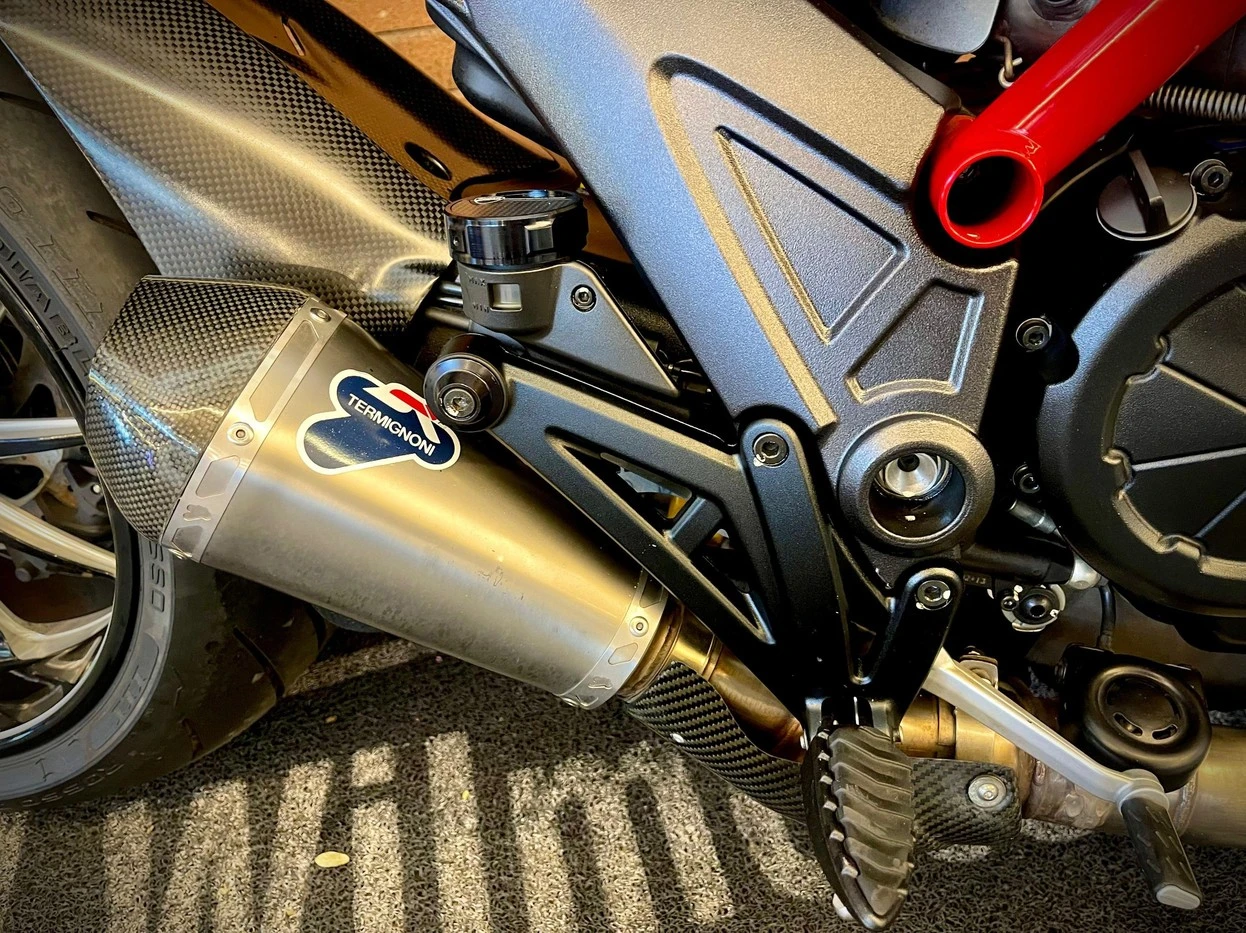 DUCATI DIAVEL CARBON