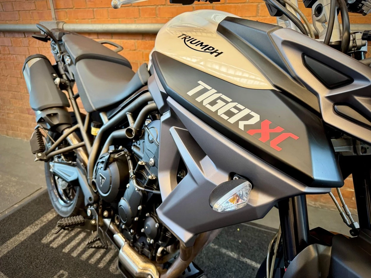 TRIUMPH TIGER 800XC