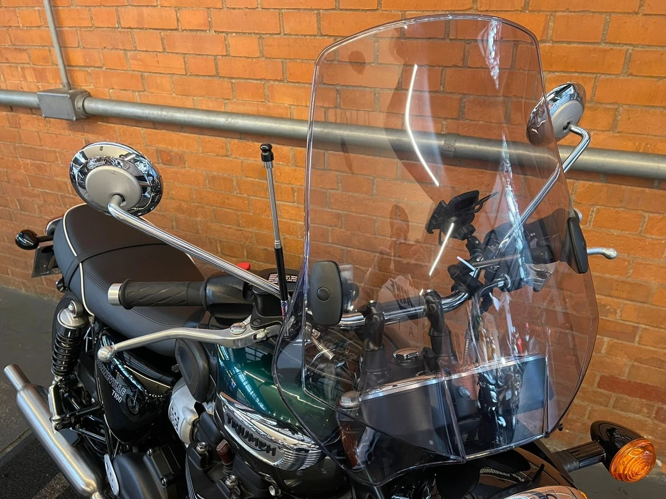 TRIUMPH BONNEVILLE T100 900