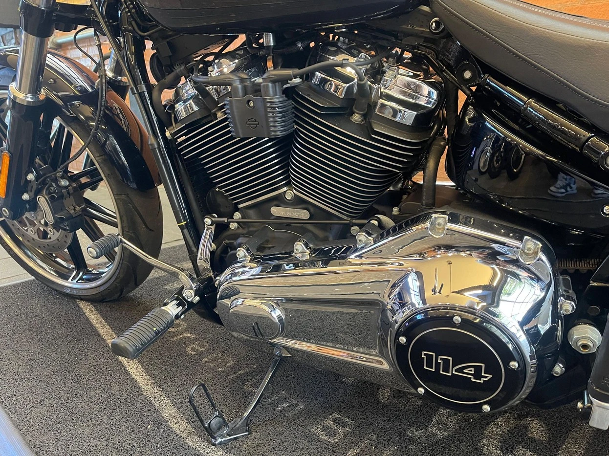 HARLEY-DAVIDSON SOFTAIL BREAKOUT 114