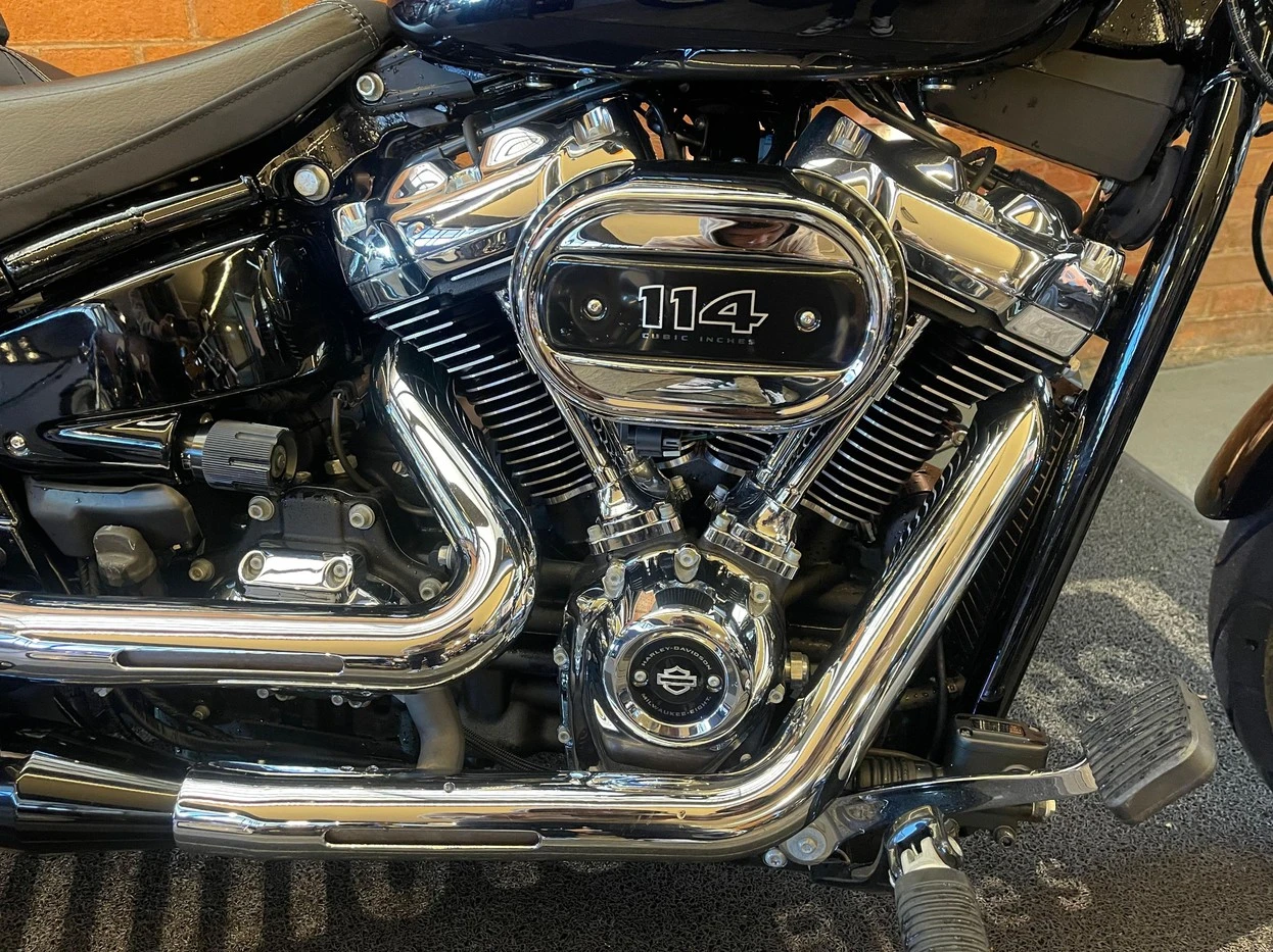 HARLEY-DAVIDSON SOFTAIL BREAKOUT 114