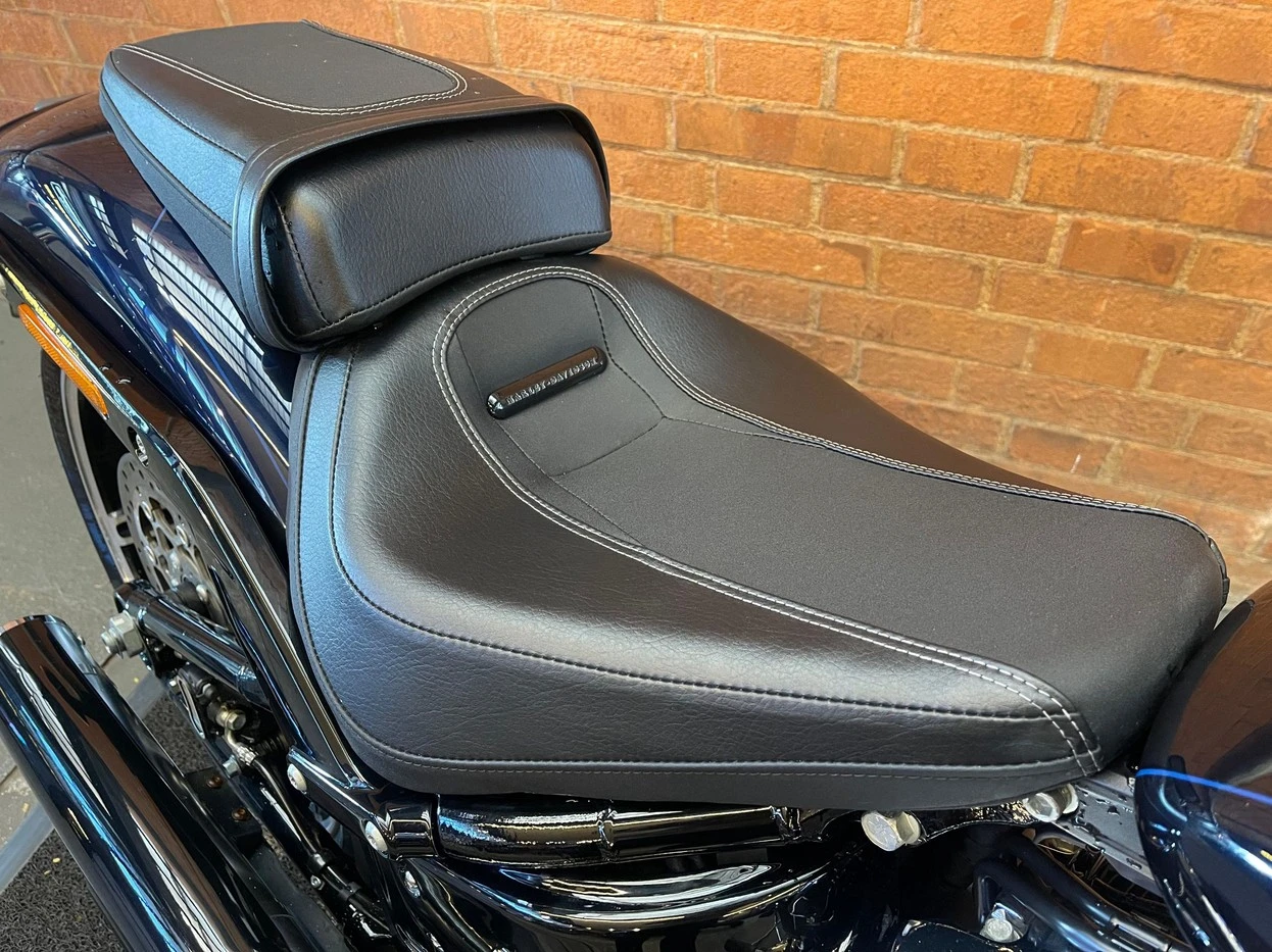 HARLEY-DAVIDSON SOFTAIL BREAKOUT 114