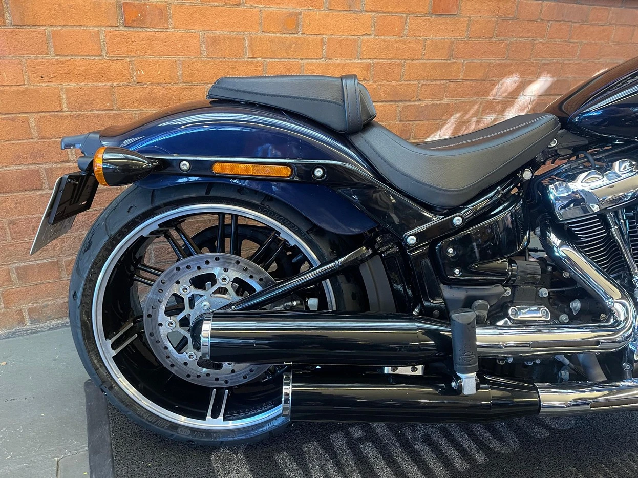HARLEY-DAVIDSON SOFTAIL BREAKOUT 114
