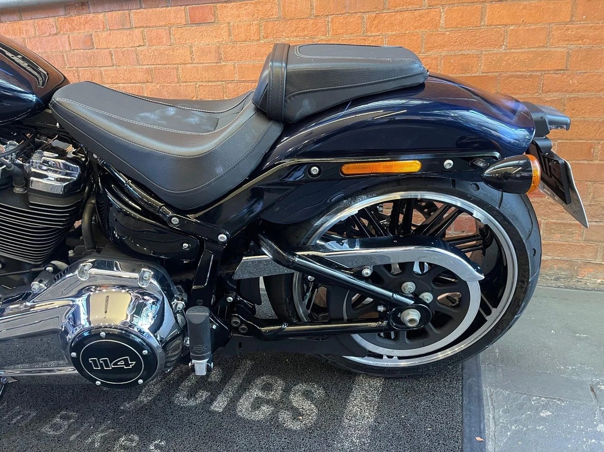 HARLEY-DAVIDSON SOFTAIL BREAKOUT 114