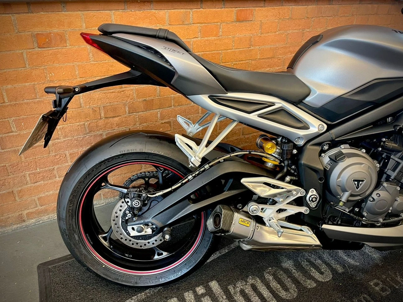 TRIUMPH STREET TRIPLE 765 RS