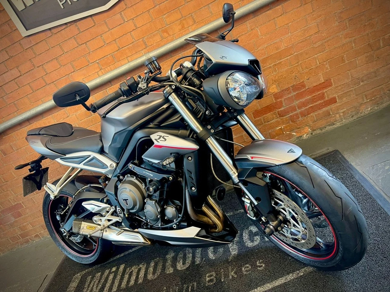 TRIUMPH STREET TRIPLE 765 RS