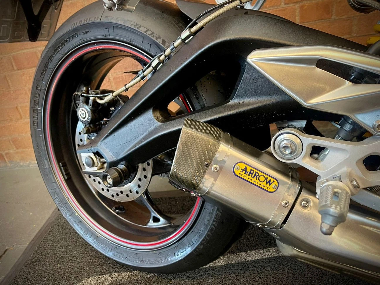 TRIUMPH STREET TRIPLE 765 RS