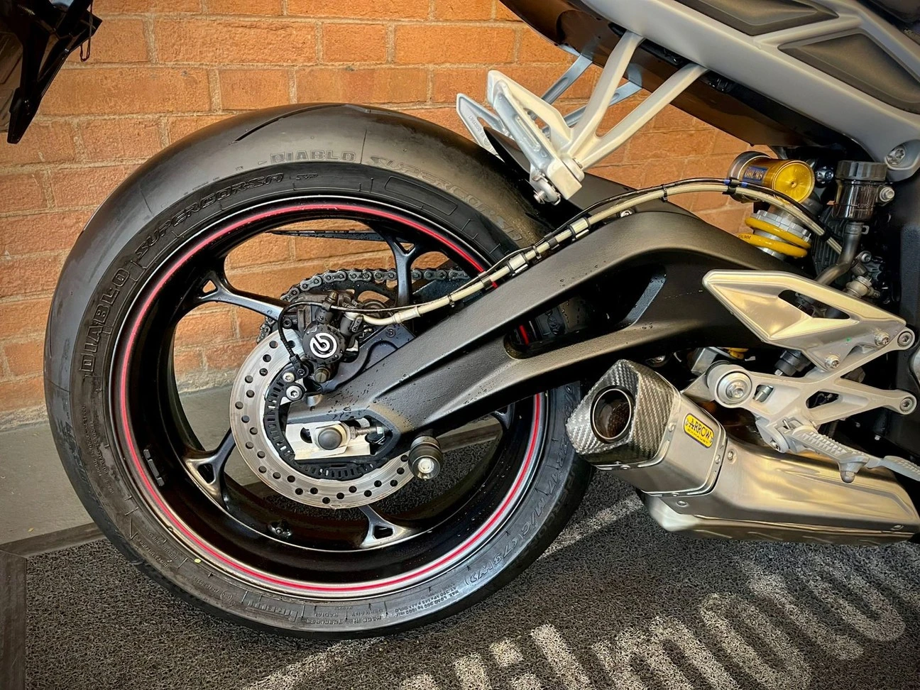 TRIUMPH STREET TRIPLE 765 RS