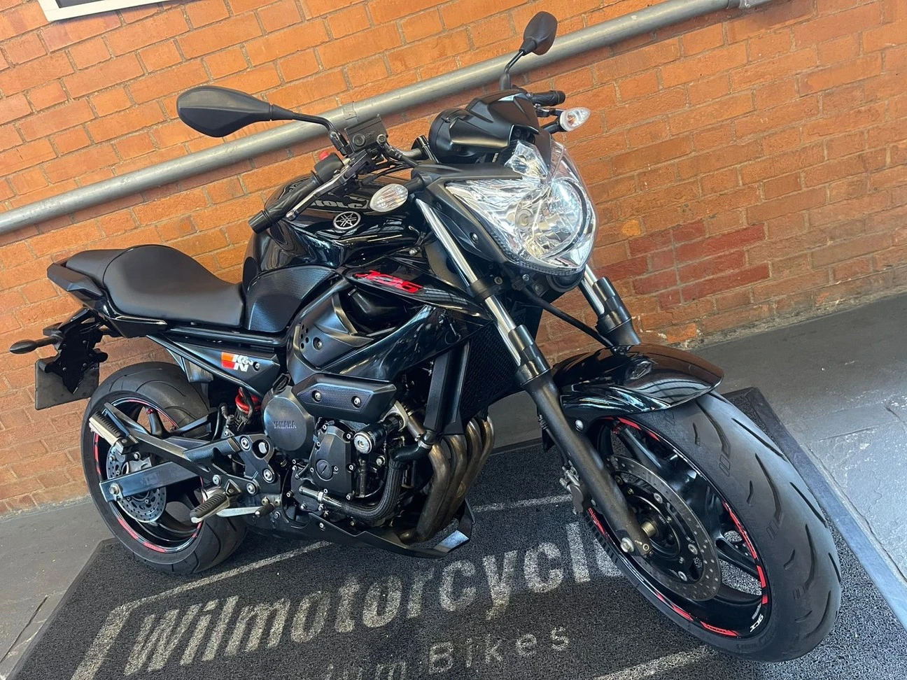 YAMAHA XJ6 N