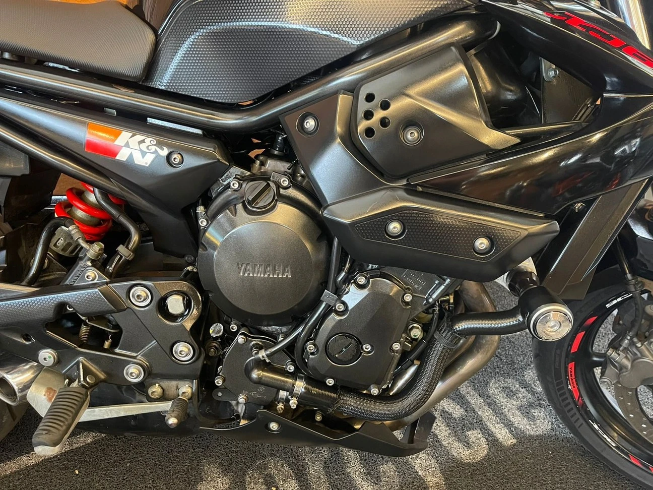 YAMAHA XJ6 N