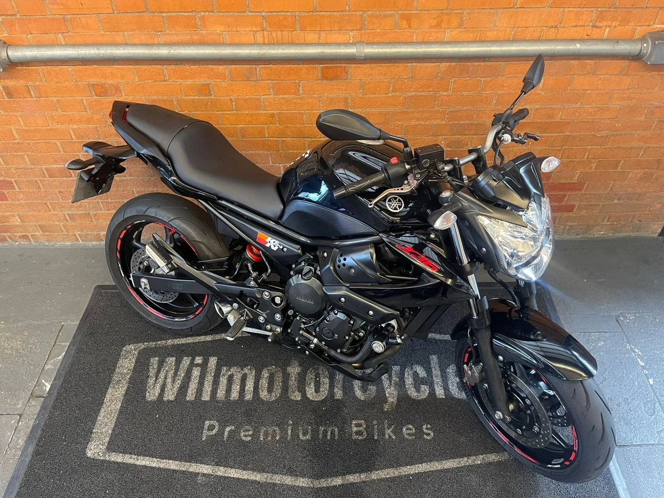 YAMAHA XJ6 N