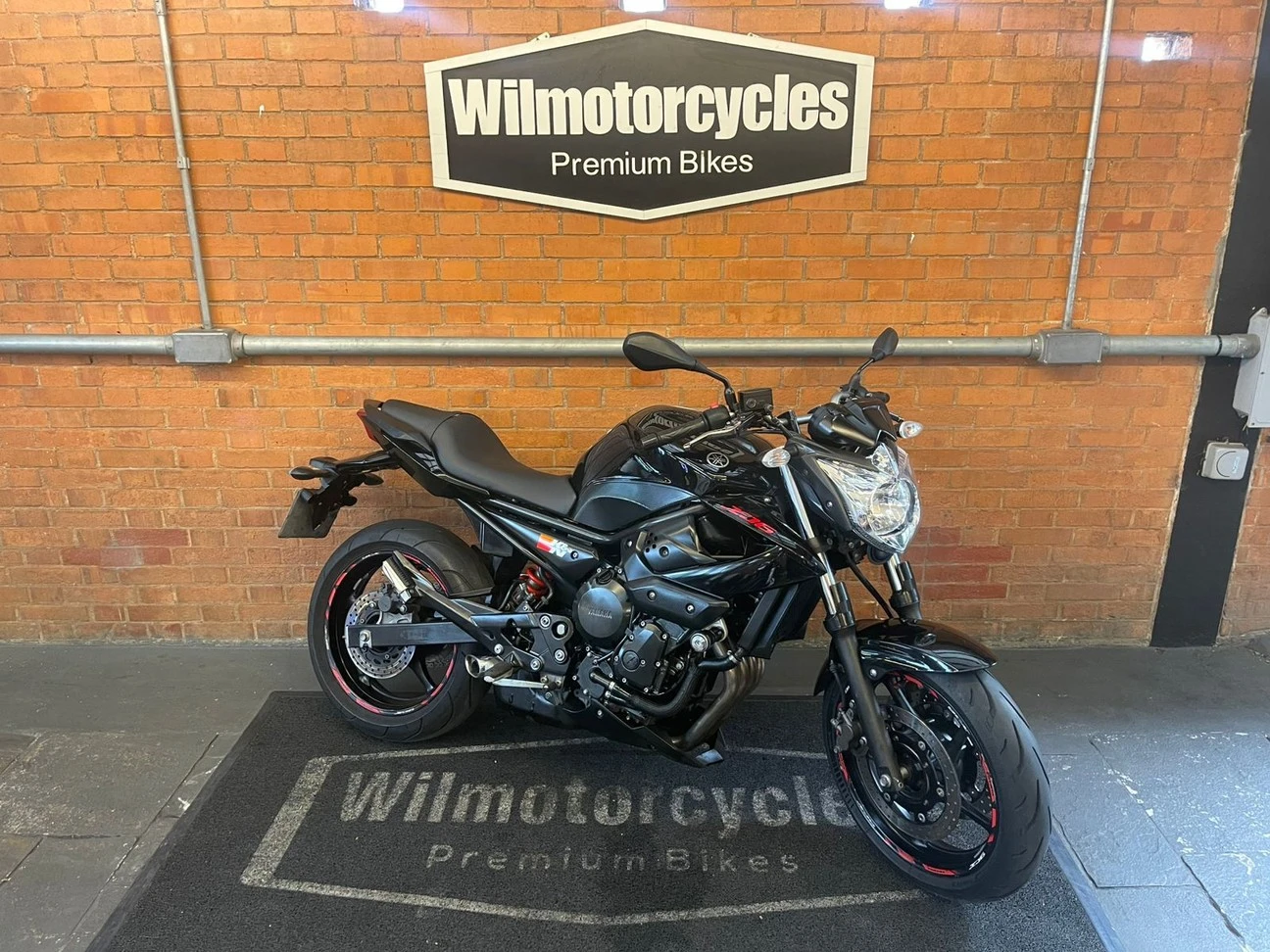 YAMAHA XJ6 N