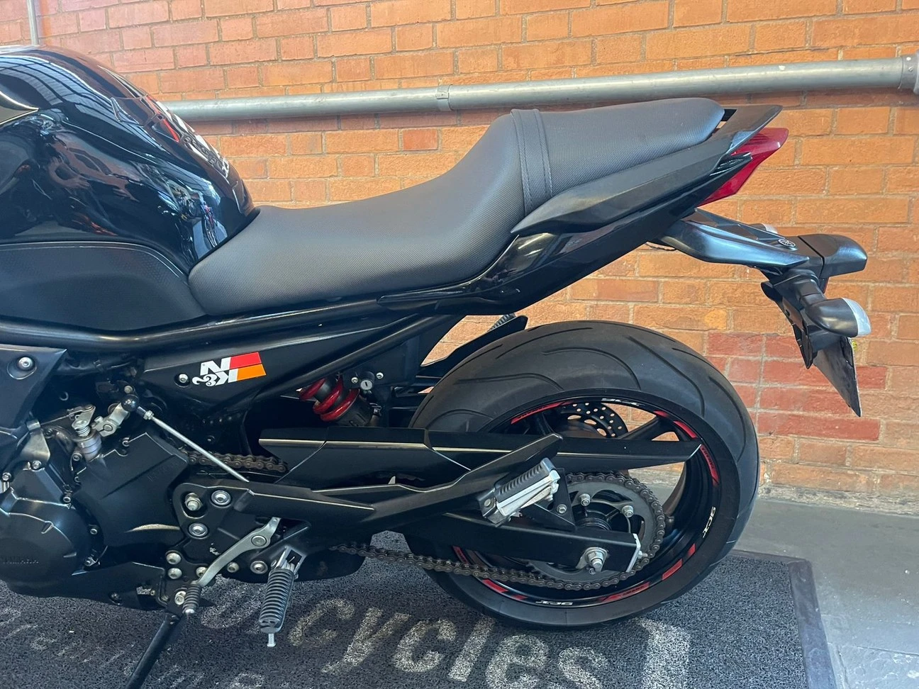 YAMAHA XJ6 N
