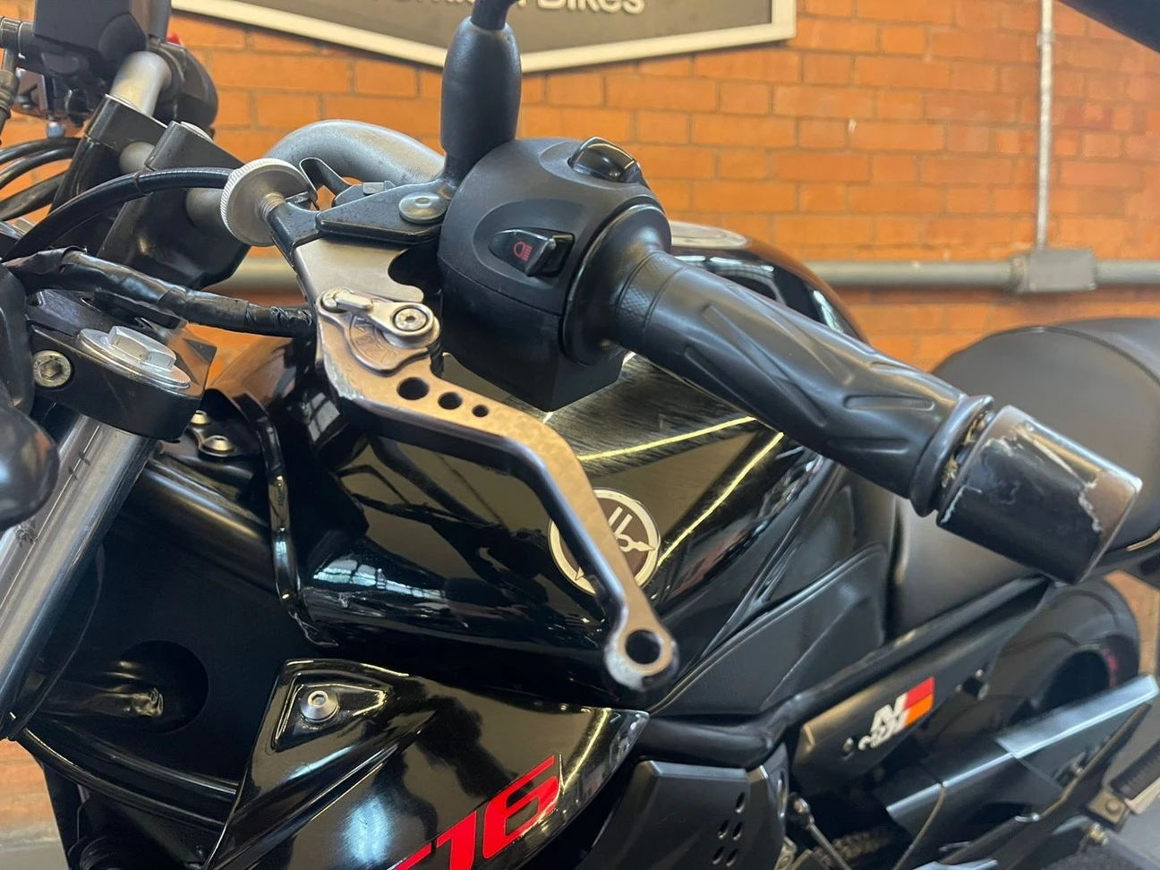 YAMAHA XJ6 N